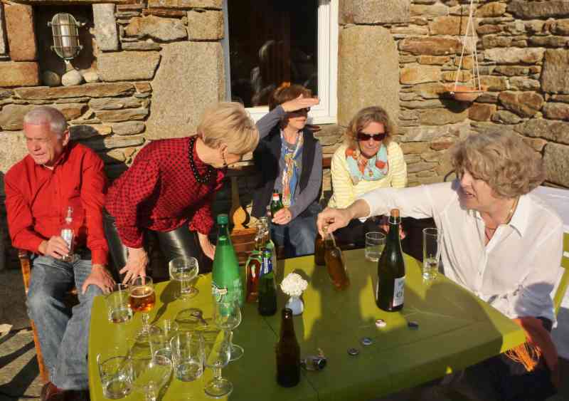 7_P1160762 (Morin).jpg - Un petit réconfort à la maison.